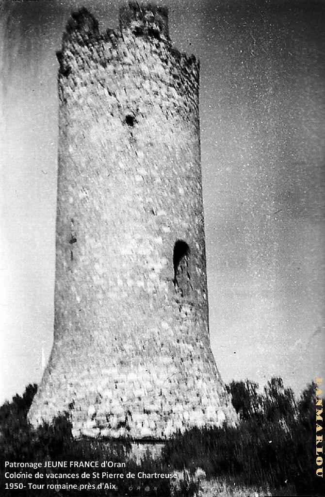 COLO JEUNE FRANCE 1950 la tour romaine pres d'Aix.jpg